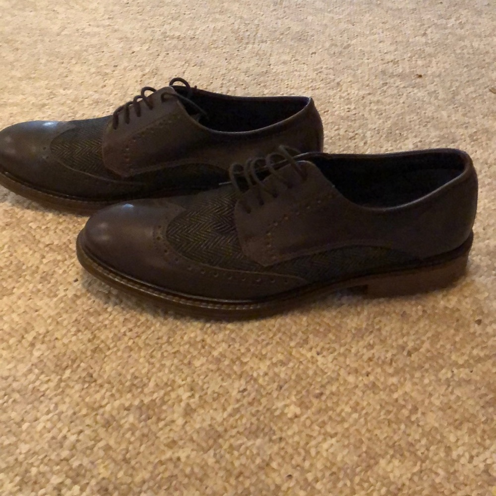 Men’s dress shoes size 11